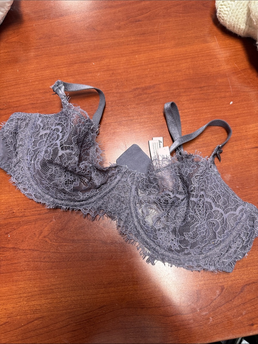 Victoria’s Secret push-up without padding bra 34D // 092335